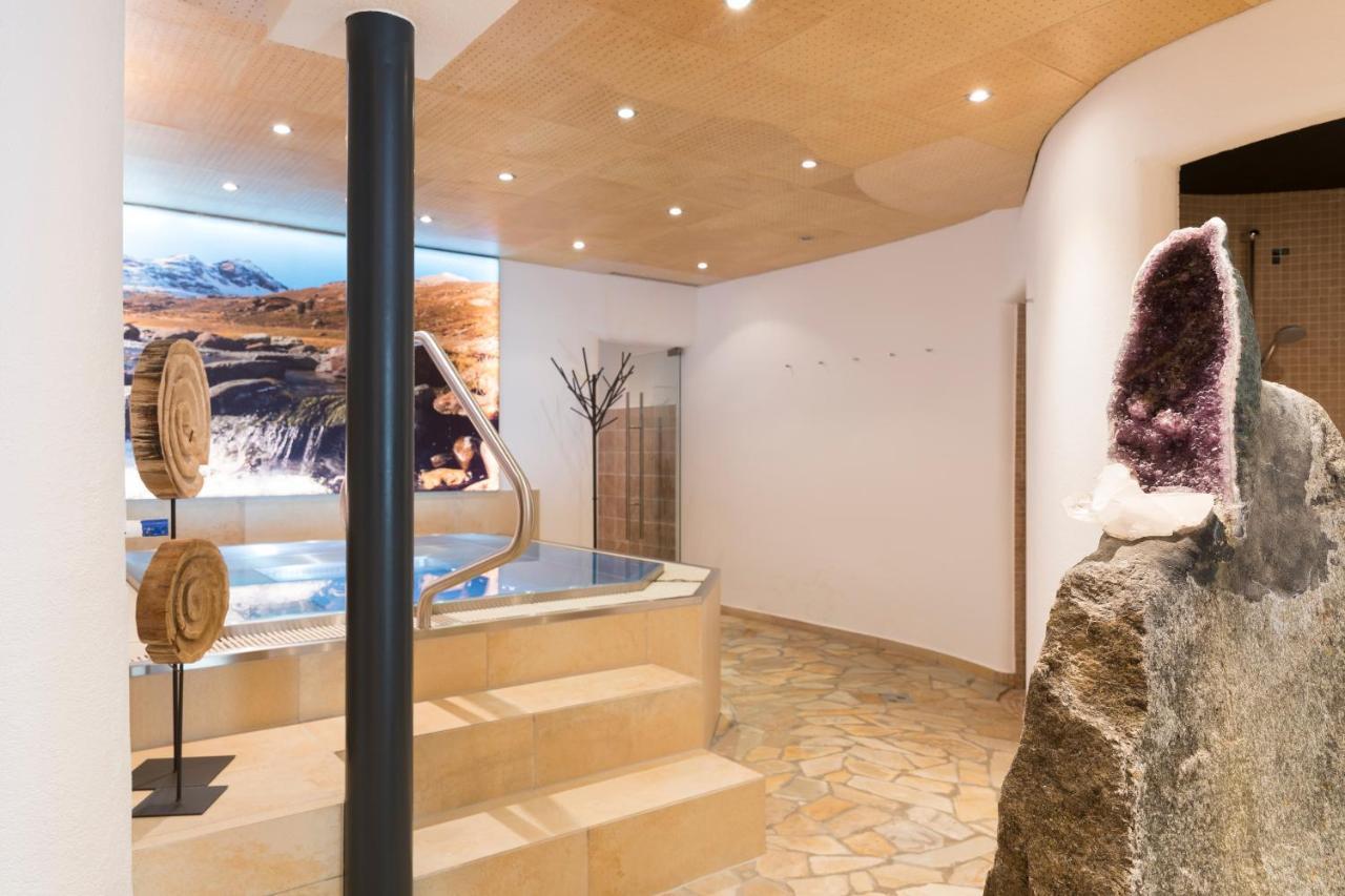 Hotel Sonnblick Sankt Leonhard im Pitztal Kültér fotó