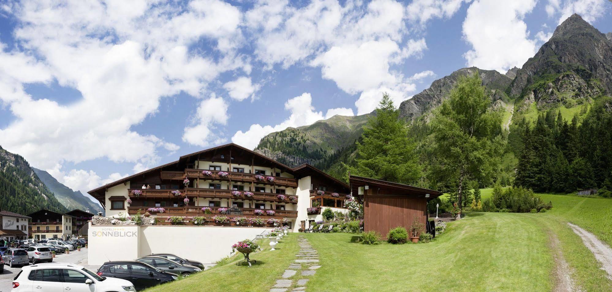 Hotel Sonnblick Sankt Leonhard im Pitztal Kültér fotó